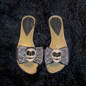 SKULL SLIP ON SHOES 💕